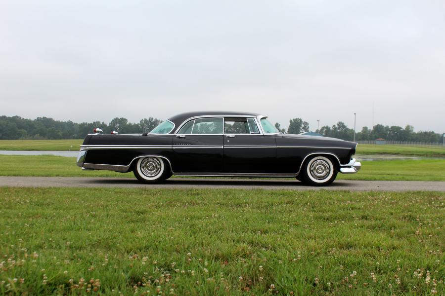  Imperial Sedan (C73) 1956 года  (фото 2 из 15)